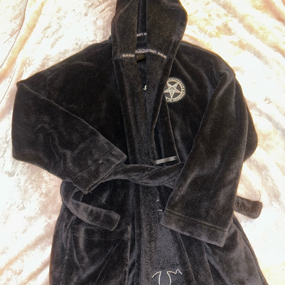 BlackCraft Cult Robe - Picture 2 of 3